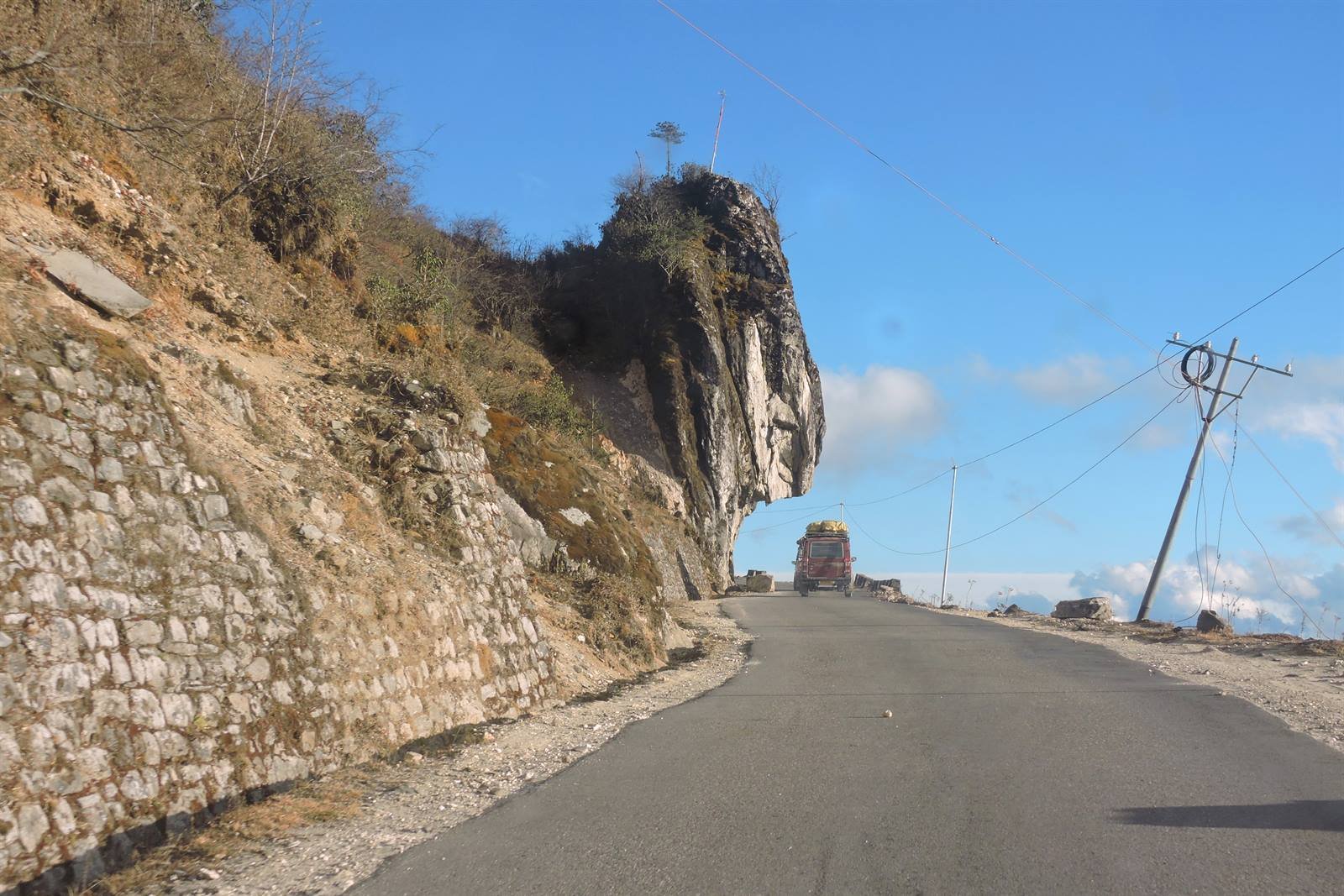 Road toward Sela Pass on Tawang route used by Jang stopover travelers